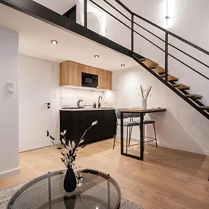 E56 - Grand Boulevard Heritage - Location By Bqa Apartamento