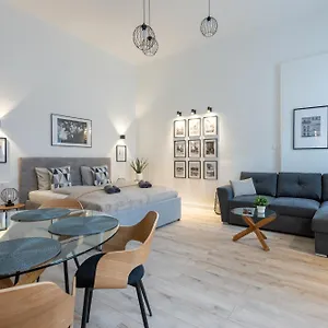 Holidays Operart Apartamento